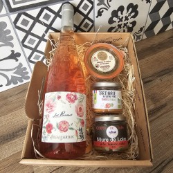 panier-garni-de-rosé-de-Loire-douceurs-estivales-box.jpg